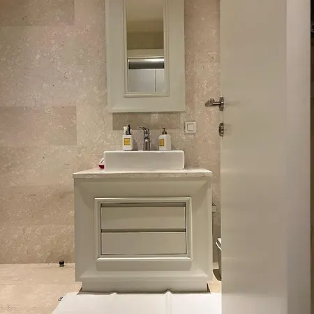 Apartmán New Luxury Flat Near Mall Of