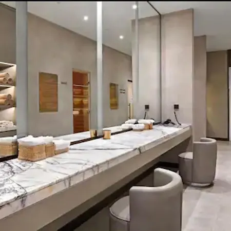 New Luxury Flat Near Mall Of شقة *